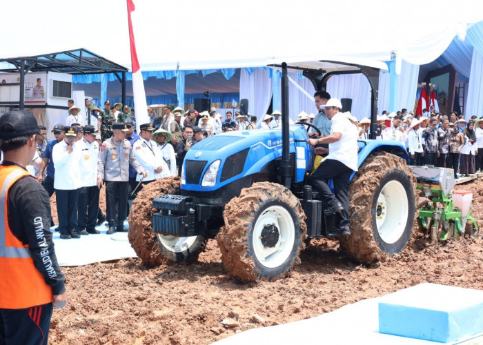 Ketahanan Pangan Nasional Potensi Yang Harus Dijaga, Wapres Gibran Naik Traktor Melakukan Penanaman Jagung