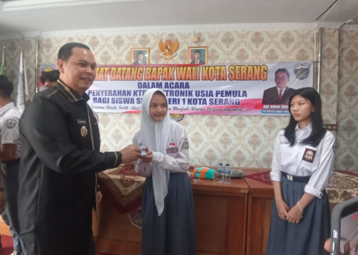 Budi Ingatkan Siswa Tak Salahgunakan KTP-el
