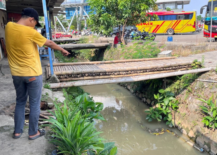 Bau Menyengat di Sungai Pakupatan