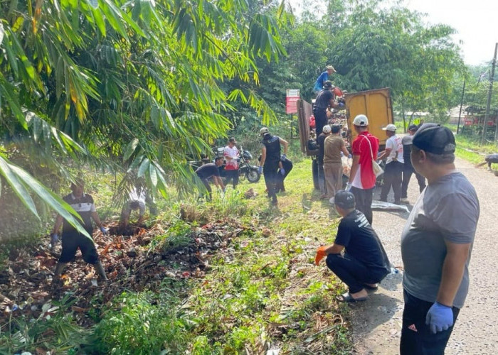 Kecamatan Cisauk Antisipasi Banjir, Ajak Warga Peduli Pengelolaan Sampah 