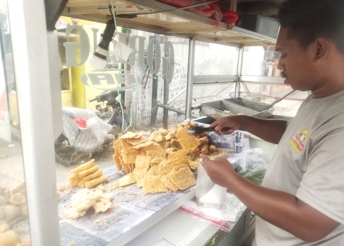 Harga Plastik Melambung, Pedagang Kecil Dihimpit Dilema, Naikkan Harga atau Kehilangan Pembeli