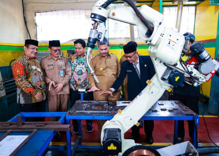 Hadiri Nilmatan Job Fair, Pjs Wali Kota Tangsel Dorong Sekolah Kejuruan Bekali Siswa Mentalitas Siap Kerja