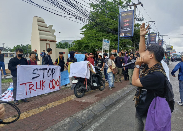 Tindak Truk Odol, Pendemo Minta Pemprov Banten dan Pemkab Tegas