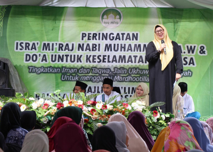 Peringatan Isra Miraj Majelis Talim Raudlatul Falah, Wabup Intan: Shalat Pembentuk Ahlak Bangsa