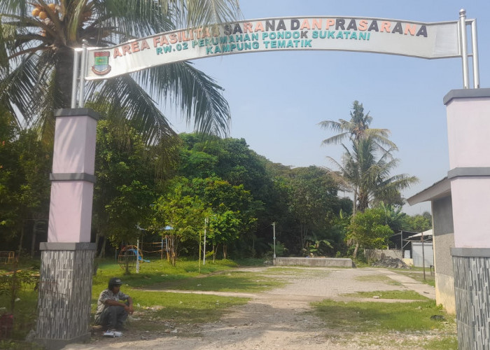 Warga Pondok Sukatani Permai Temukan Busur Panah dan Sajam saat Kerja Bakti