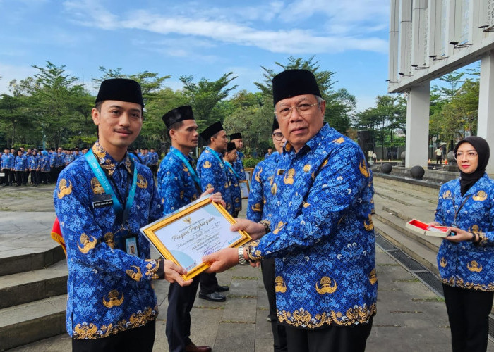 Empat ASN Tangsel Berprestasi Diganjar Penghargaan