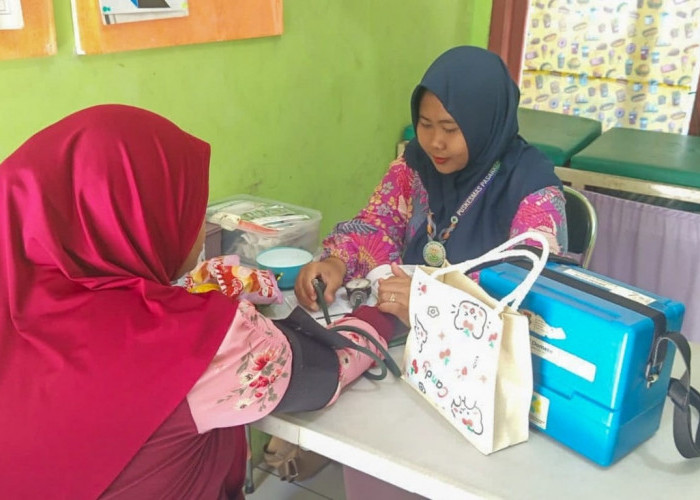 Puluhan Warga Pangadegan di Cek Kesehatan