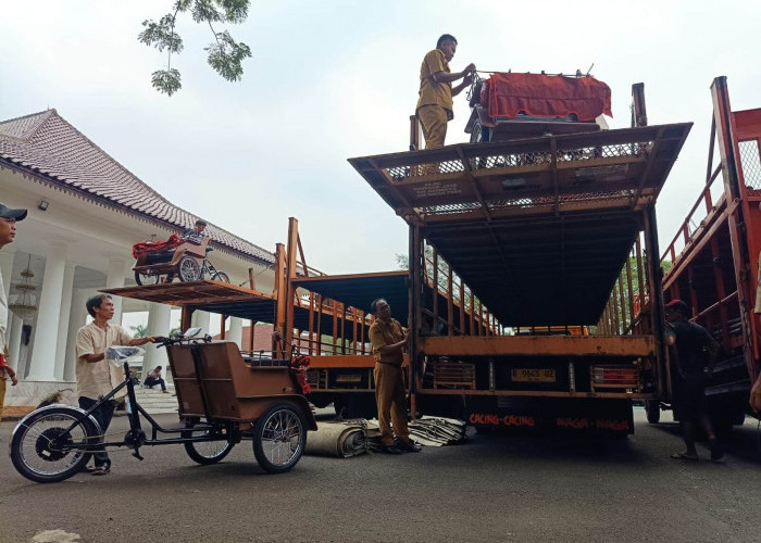 Presiden Berikan 190 Becak Listrik Untuk Warga Serang