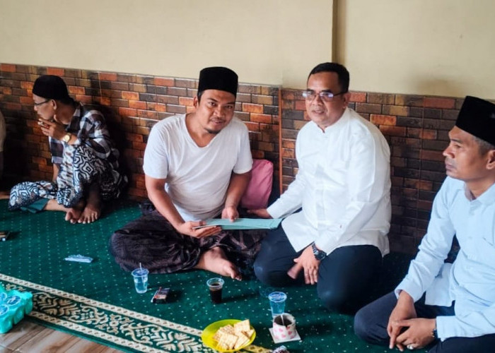 Ponpes Darul Miftah Dilalap Api, Camat Sukadiri Beri Bantuan Ponpes yang Terbakar Akibat Korsleting