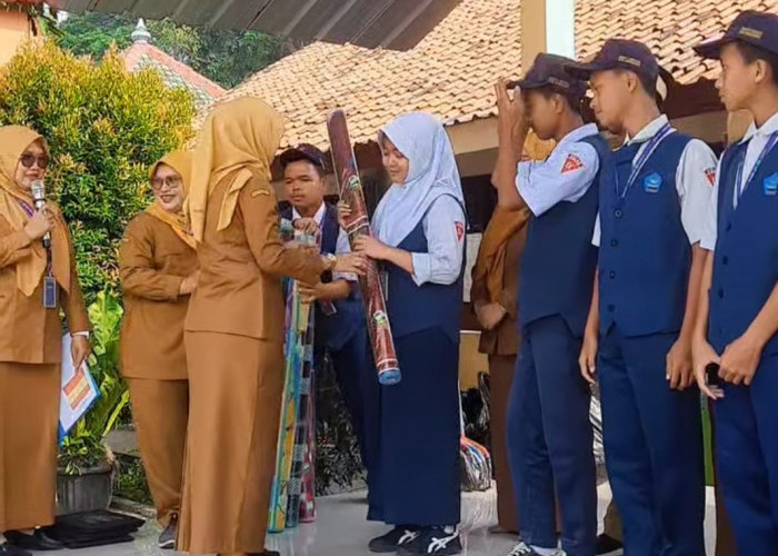 SMPN 1 Sukadiri Umumkan Juara Lomba Hias Kelas