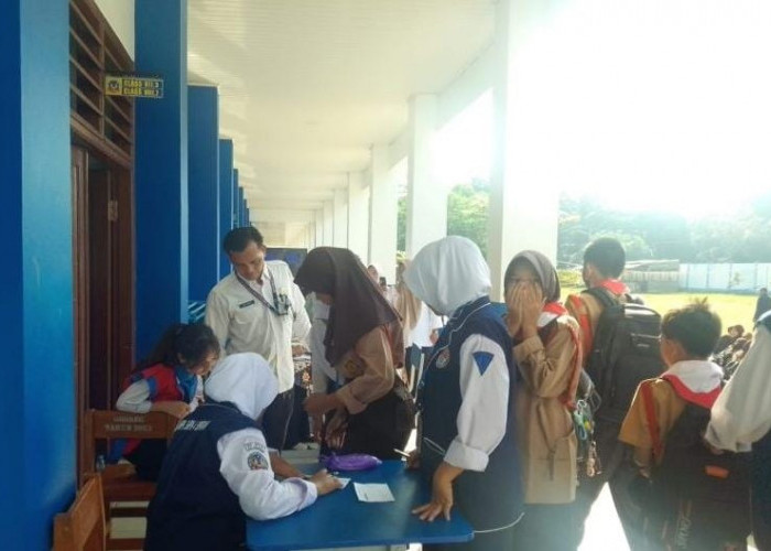 SMPN 4 Sepatan Gelar Pemeriksaan Kesehatan Gratis 