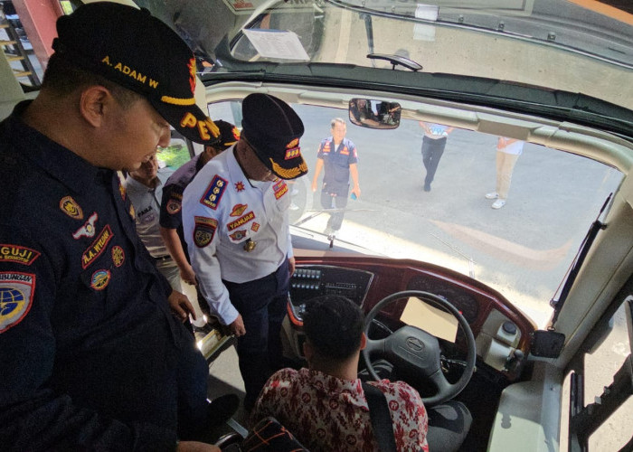 Dishub Lakukan Ramcek Bus di Terminal Pondok Cabe