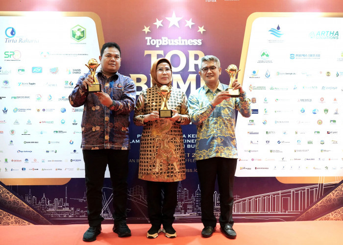 Perumda Tirta Albantani Susul BPR Serang, Bupati Serang Kembali Raih BUMD Award