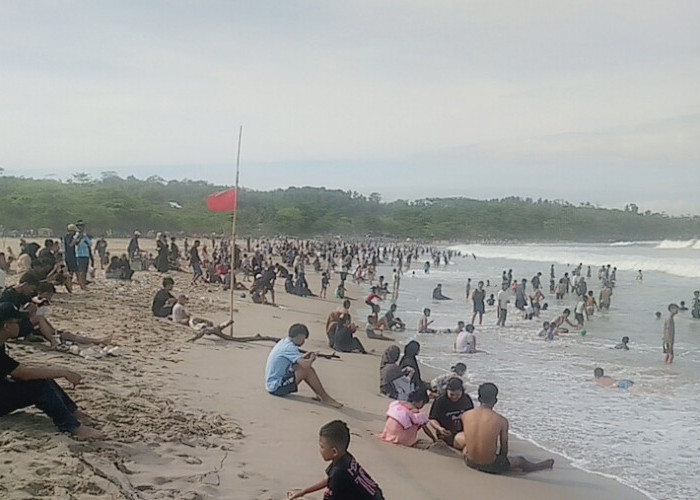 Gelar Tikar Diketok Ratusan Ribu, Pengunjung Pantai Keluhkan Tarif Parkir