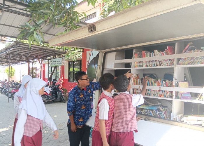 SDN Cipondoh 5 Gencarkan Literasi Lewat Perpustakaan Keliling