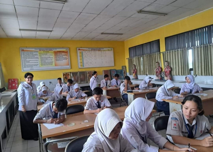 Guru SMPN 2 Wajib Berikan Motivasi dan Update Tekknik Mengajar