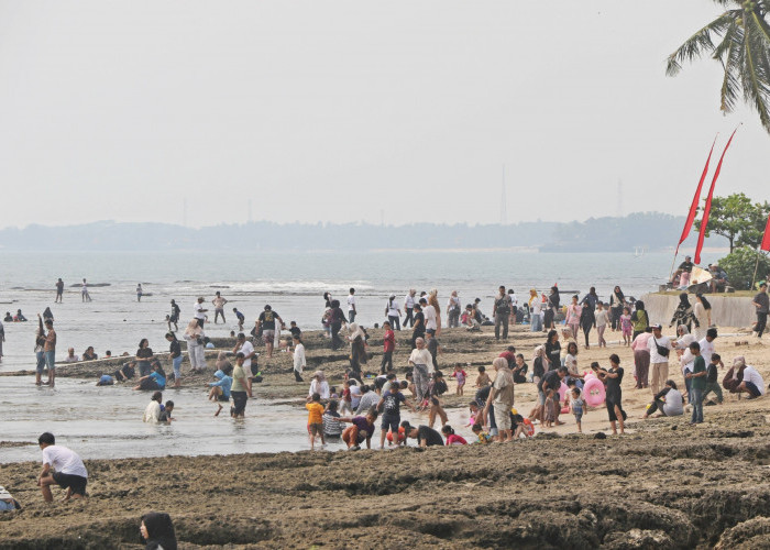 Selama Libur Sekolah, 273.158 Wisatawan Kunjungi Anyer Cinangka