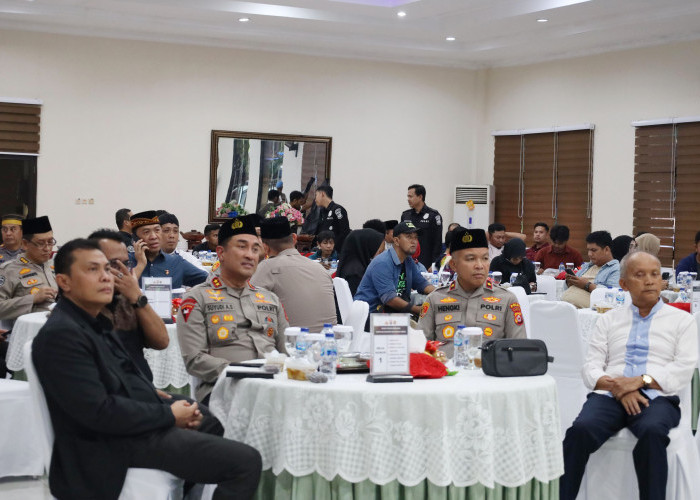 Polda Banten Ikuti Zoom Meeting dan Buka Bersama Kapolri dengan Insan Media