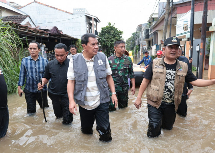 Bupati Cek Warga Terdampak Banjir dan Salurkan Bantuan, OPD Diminta Siaga dan  Lakukan Antisipasi Bencana