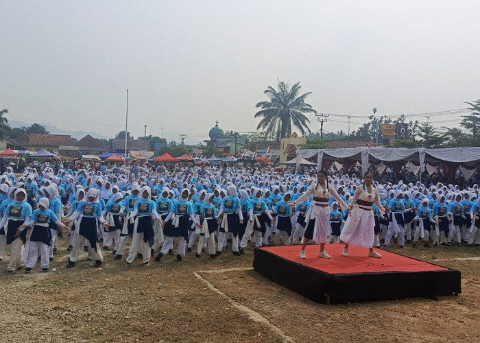 4.000 Penari Tumpah Ruah Di Festival Gabrugan Padarincang, Tradisi Berkumpul yang Menyatukan Warga