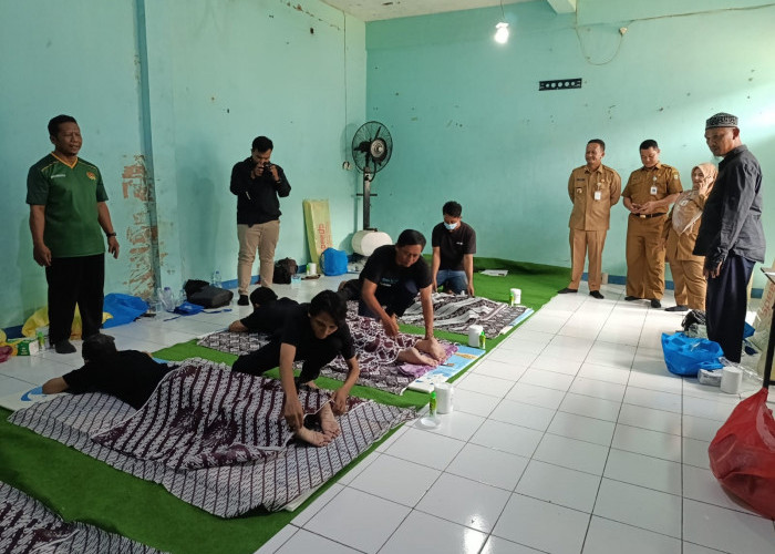 Dinsos Kota Tangerang Bekali Warga Keterampilan Pijat 