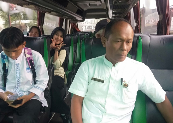 Program Bus Sekolah Gratis, Berjalan Lancar, Warga Curug Antusias