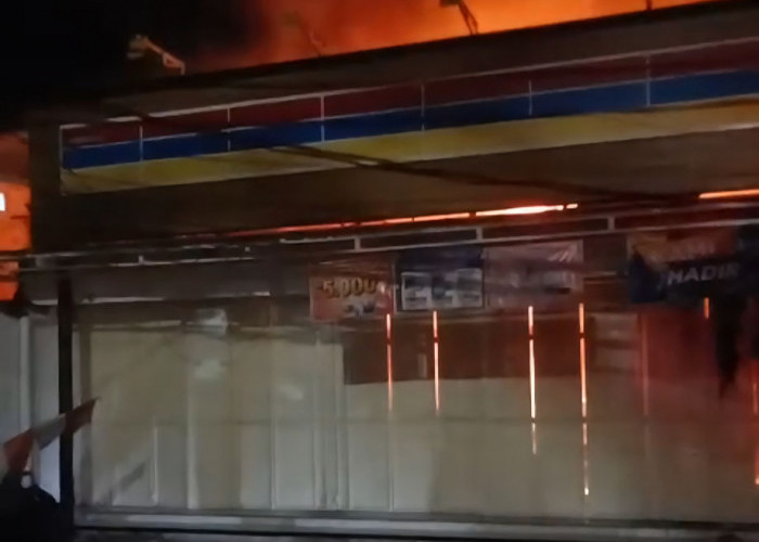 Korsleting, Minimarket di Cireundeu Ludes Terbakar