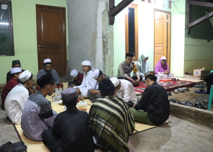 Warga Ciater Gelar Doa untuk Jurnalis Hilang 