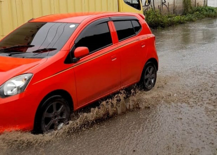 Drainase Buntu, Jalan Raya Pasar Kemis Banjir