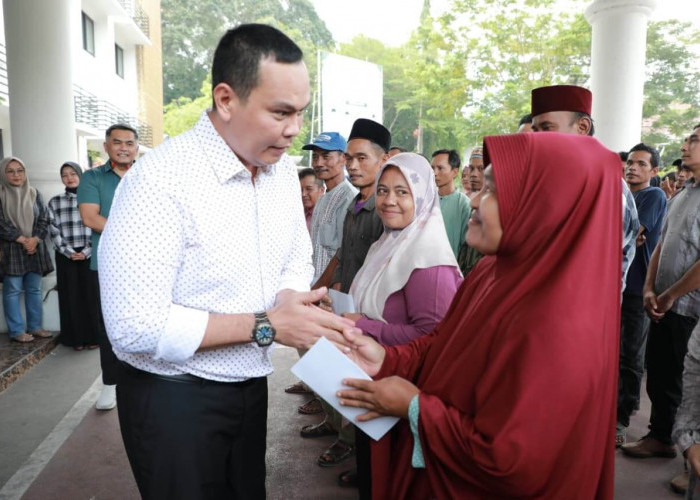 Pemkot Serang Salurkan Bantuan Modal untuk Pedagang Kecil