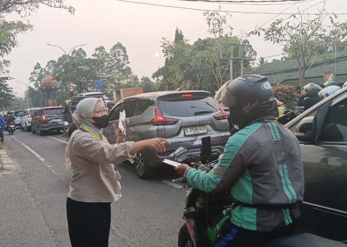 Wakil Ketua DPRD Apresiasi Aksi Bagi-bagi Masksker Oleh Mahasiswa