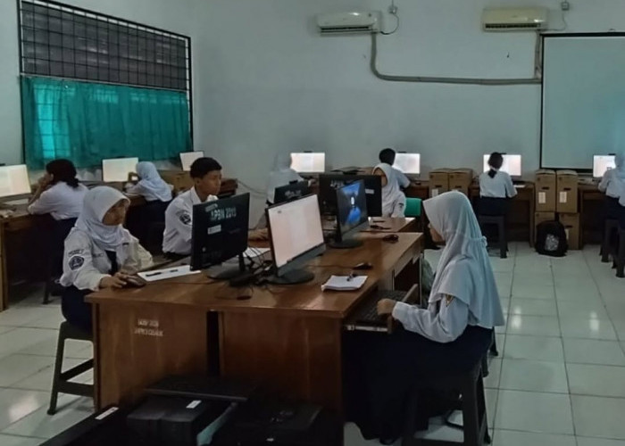 SMPN 3 Cisauk Pantau Penggunaan Internet di Sekolah