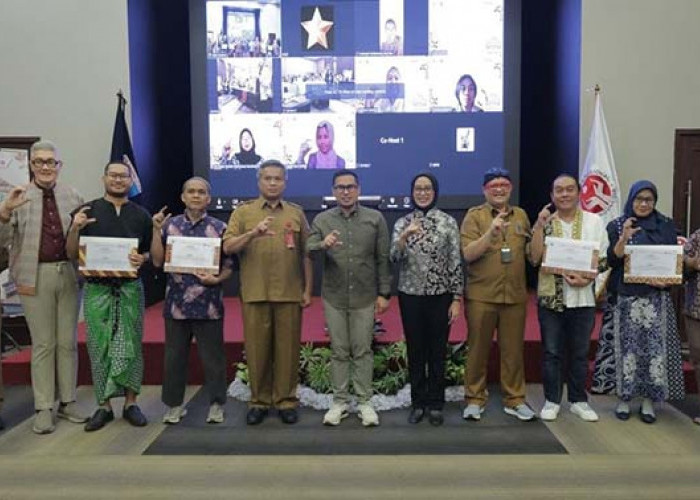 “Ming Galih Gaya” Jadi Batik Khas Tangsel, Akulturasi Tiga Budaya, Pilar Dorong Desainer Lokal Tembus Global