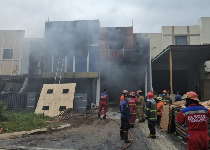 Gudang Kimia Pestisida di Setu Terbakar, Kerugian Ditaksir Rp2 Miliar