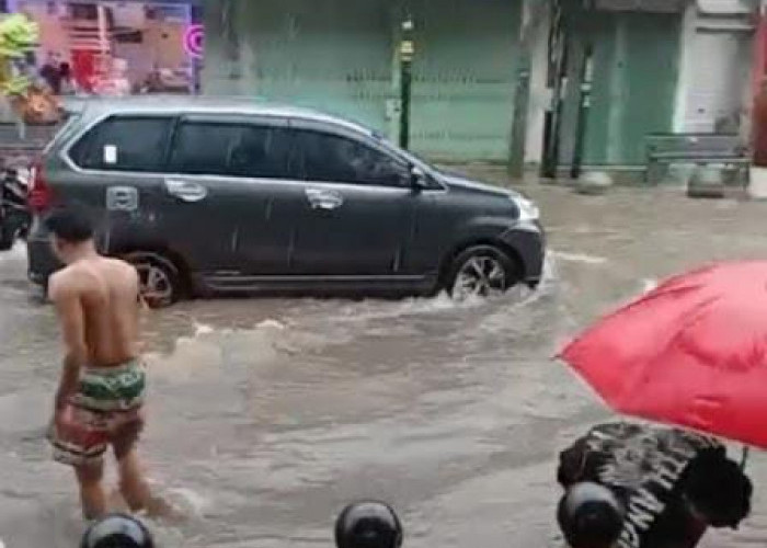 Royal Baroe Terendam Banjir