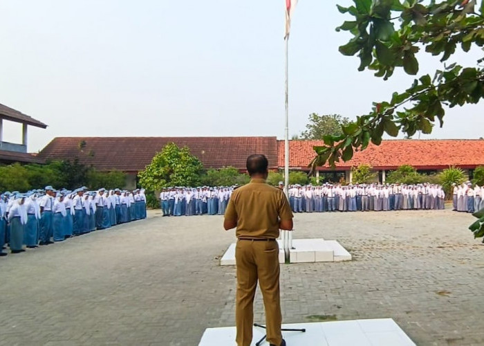 Camat Mauk Pimpin Upacara, Tekankan Disiplin dan Bijak Bermedia Sosial