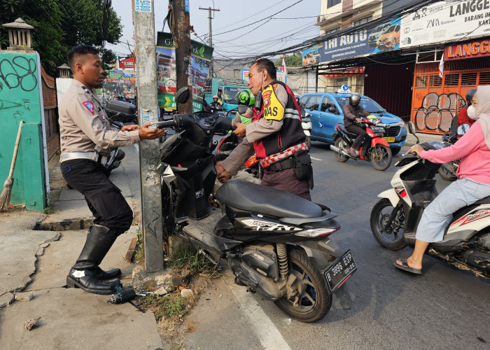 Ngantuk, Pemotor Tabrak Tiang Listrik