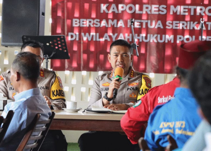 Kapolres Metro Tangerang Ngopi Bareng Buruh 