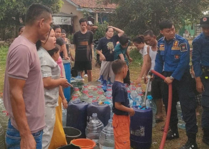 100 KK di Desa Saga Dilanda Krisis Air Bersih, BPBD Kabupaten Tangerang Suplai Air Bersih Untuk Warga
