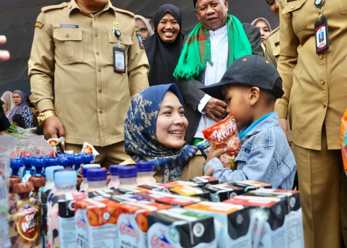 Emak-emak Serbu Bazar Ramadan