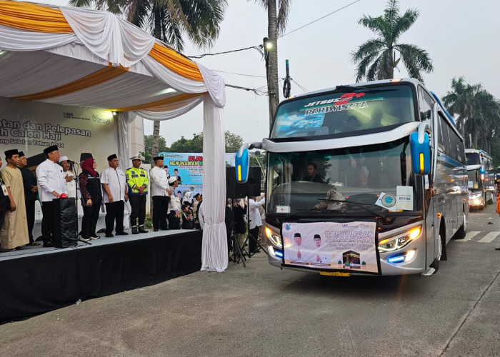 Benyamin Lepas Keberangkatan 393 Jamaah Calon Haji Asal Tangerang Selatan