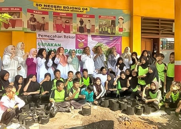 Bantuan Bibit Tanaman Cepat Panen Bermanfaat Bagi SDN Bojong 4 