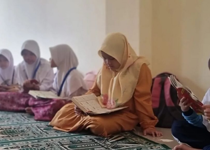 Program Baca Al-Qur'an Terus di Patenkan SDN Curug III 