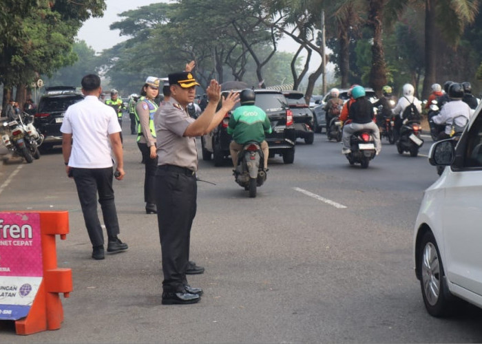 Kapolres Tangsel Turun Tangan Atur Lalin Rawa Buntu
