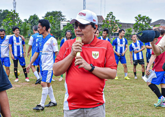 Lebaran Bola Kampung Petir Banjir Doorprize
