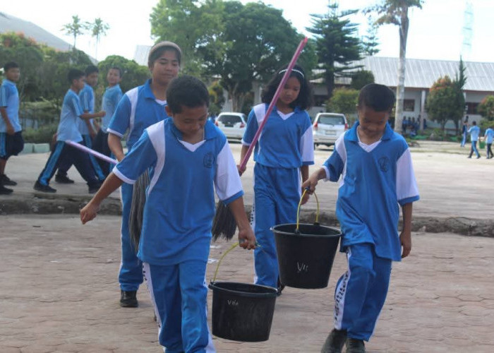 Pertahankan Sekolah Bersih dan Sehat, SMPN 2 Rajeg Libatkan Siswa Sebagai Ujung Tombak
