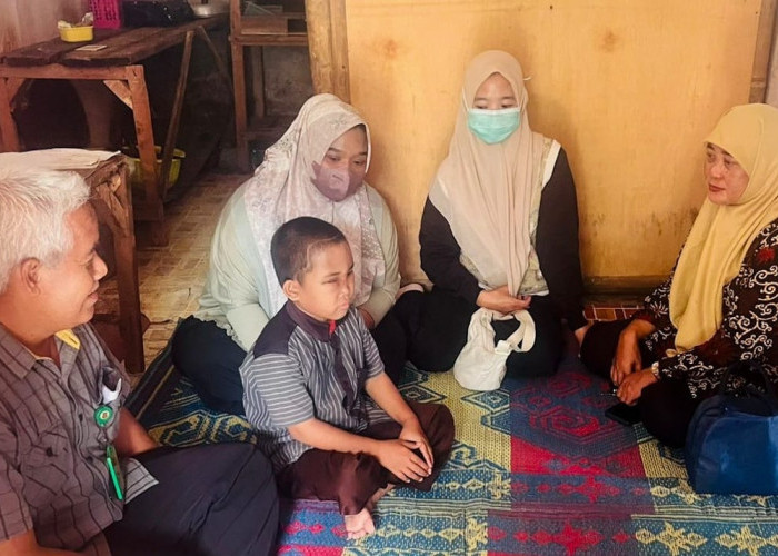 Puskesmas Kemiri Kunjungi Pasien Tumor Mata