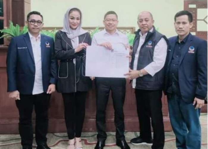 Dede Supriyadi Gandeng Artis Virnie Ismail Maju Di Pilkada Lebak 2024