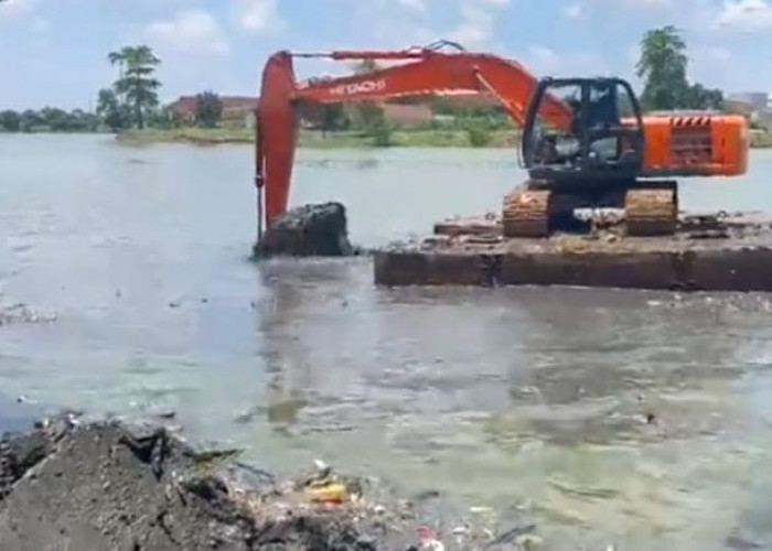 Warga Minta Tanggul Situ Gelam Ditinggikan