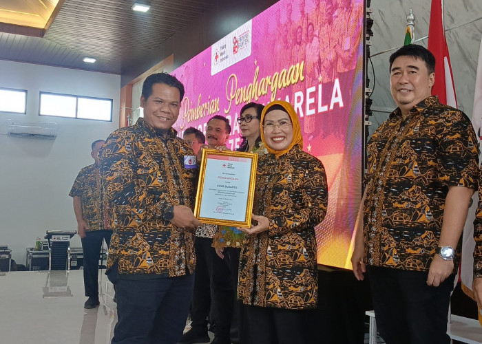 Ratusan Pendonor Darah Sukarela Diganjar Penghargaan